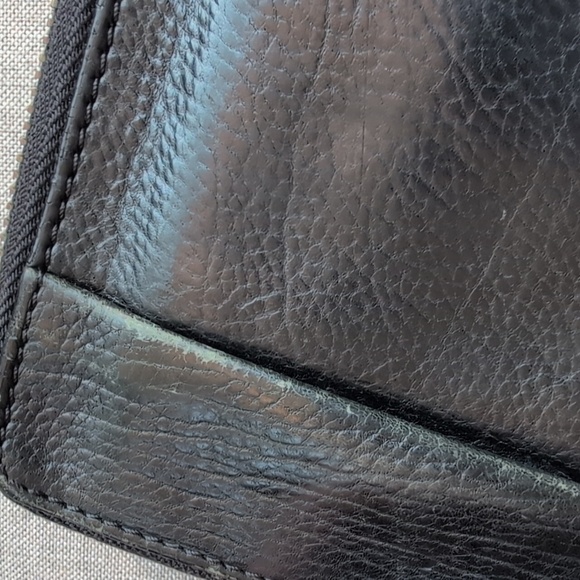 Chloe Elise Long Twist Lock Black and Gold Leather Wallet - Picture 11 of 12